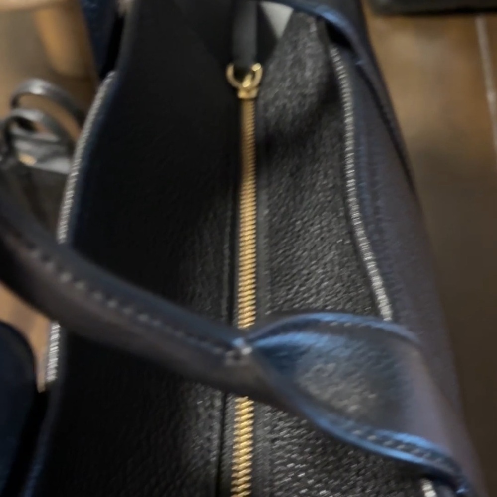 Marc Jacobs Black The Tote Leather Medium with Matching Charm Crossbody RESERVED - Picture 10 of 16
